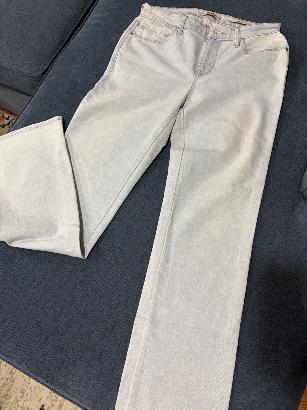 Jeans in Light Gray - Modern Everyday Style